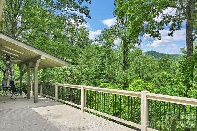 22 Robinhood Road, Asheville, NC 28804