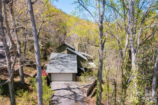 22 Robinhood Road, Asheville, NC 28804