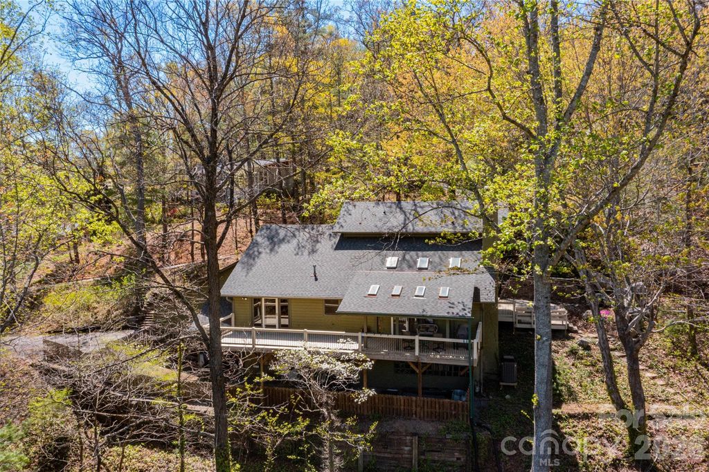 22 Robinhood Road, Asheville, NC 28804