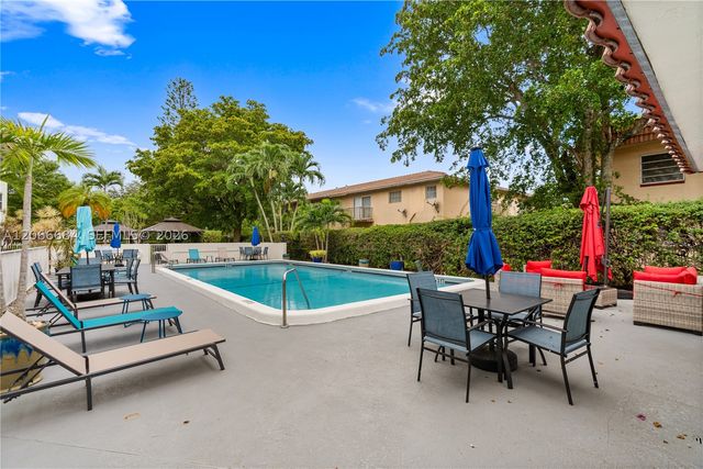 8605 W Sample Rd 306, Coral Springs, FL 33065