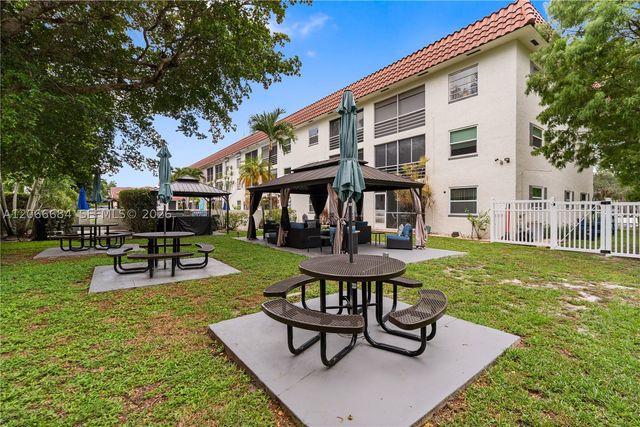 8605 W Sample Rd 306, Coral Springs, FL 33065