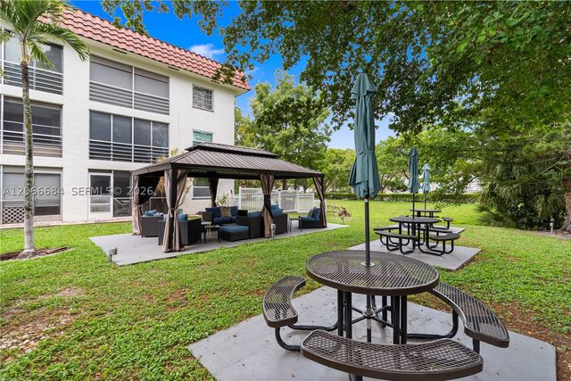 8605 W Sample Rd 306, Coral Springs, FL 33065