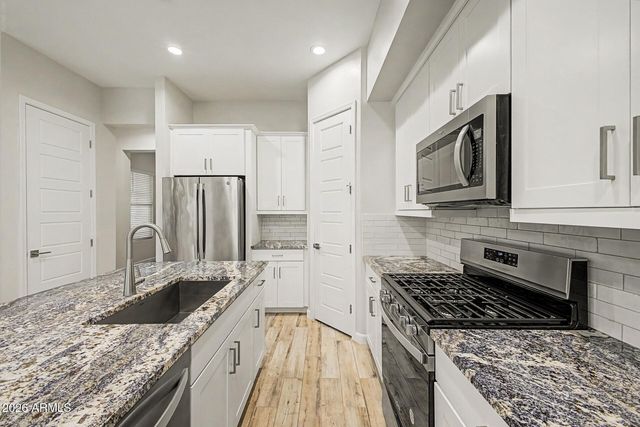 5050 E ANDERSON Drive, Scottsdale, AZ 85254