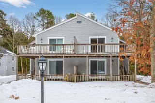 70 Cape Drive APT 15D, Mashpee, MA 02649