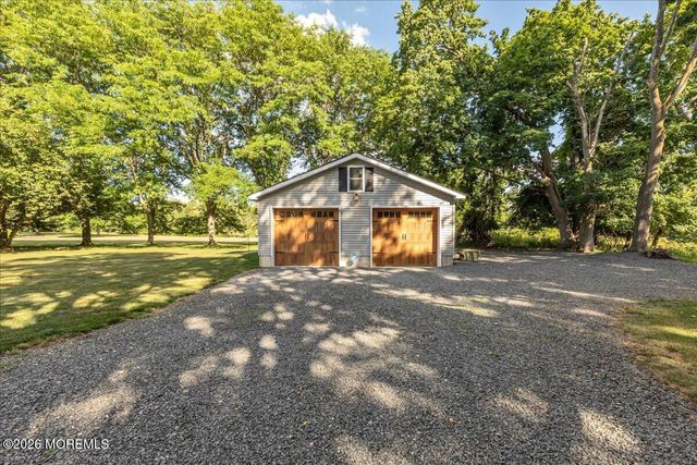 102 Middletown Road, Holmdel, NJ 07733