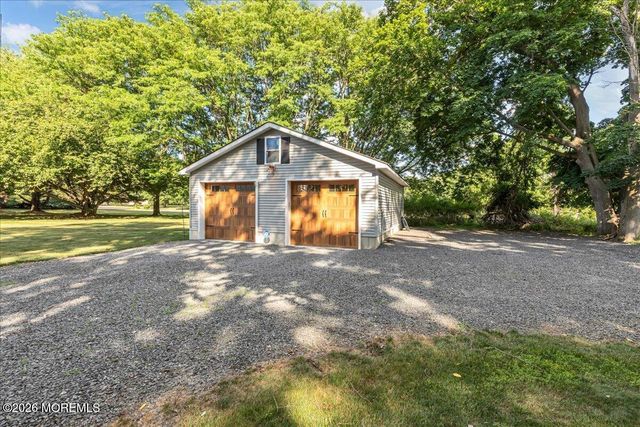 102 Middletown Road, Holmdel, NJ 07733