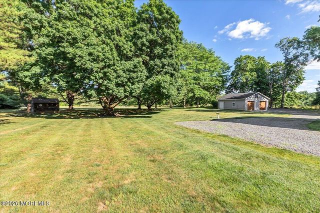 102 Middletown Road, Holmdel, NJ 07733