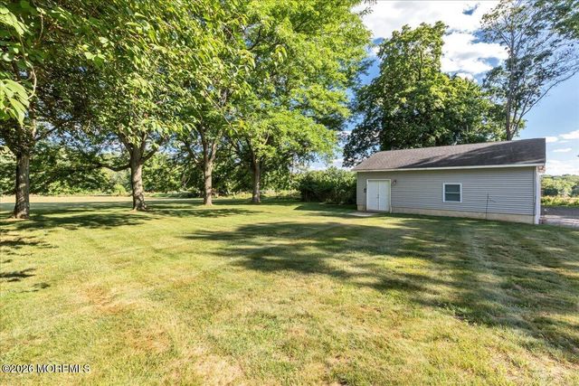 102 Middletown Road, Holmdel, NJ 07733
