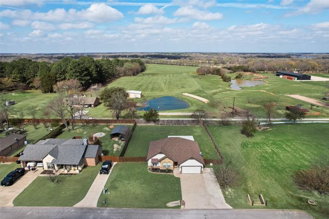 120 Horseshoe Lake Drive, Edgewood, TX 75117