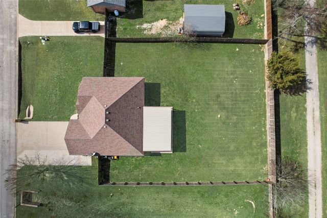 120 Horseshoe Lake Drive, Edgewood, TX 75117