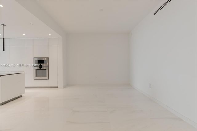 300 Biscayne Blvd Way 1704, Miami, FL 33131