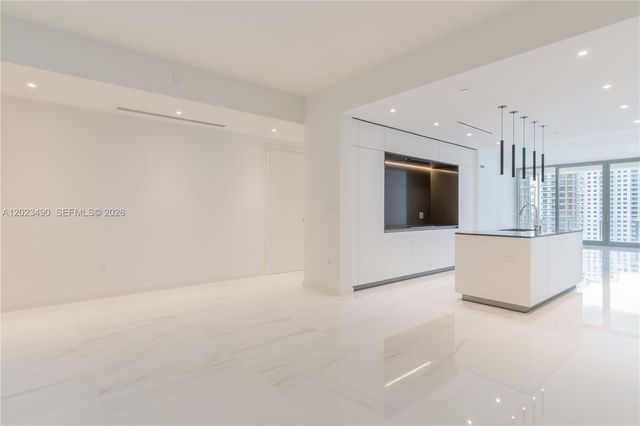 300 Biscayne Blvd Way 1704, Miami, FL 33131