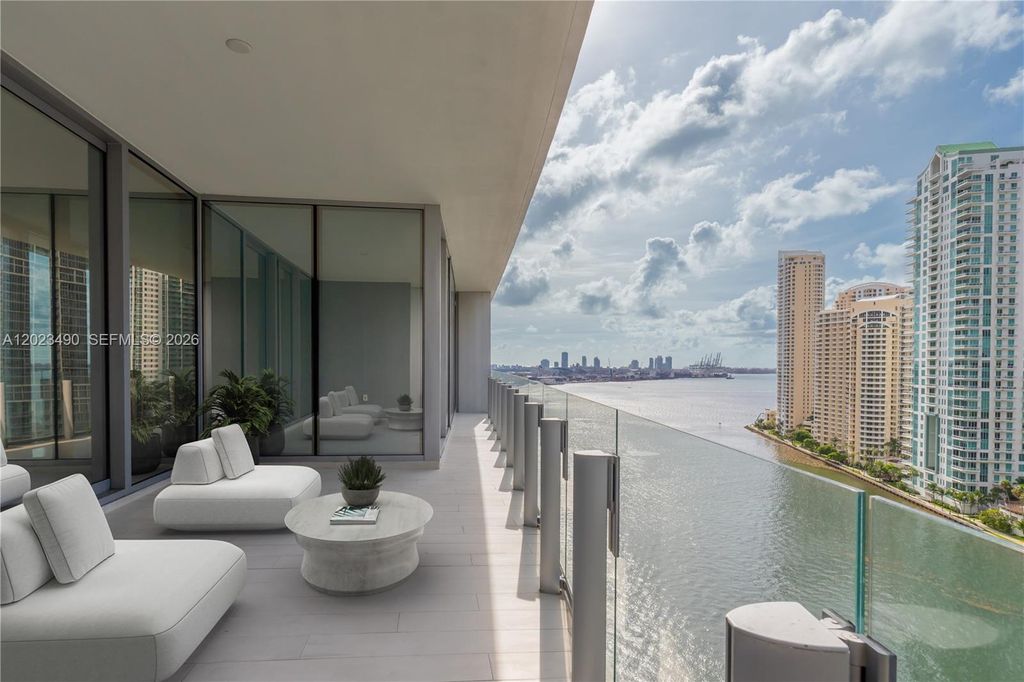 300 Biscayne Blvd Way 1704, Miami, FL 33131