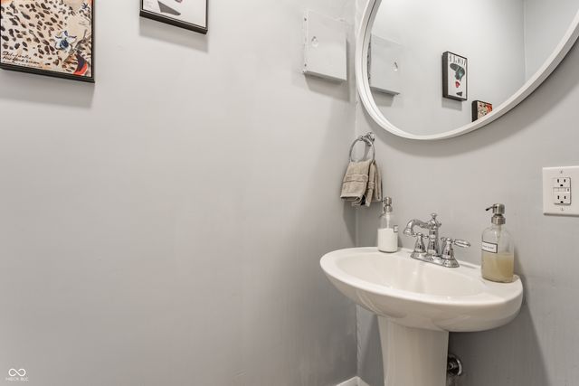 5829 Broadway Street, Indianapolis, IN 46220