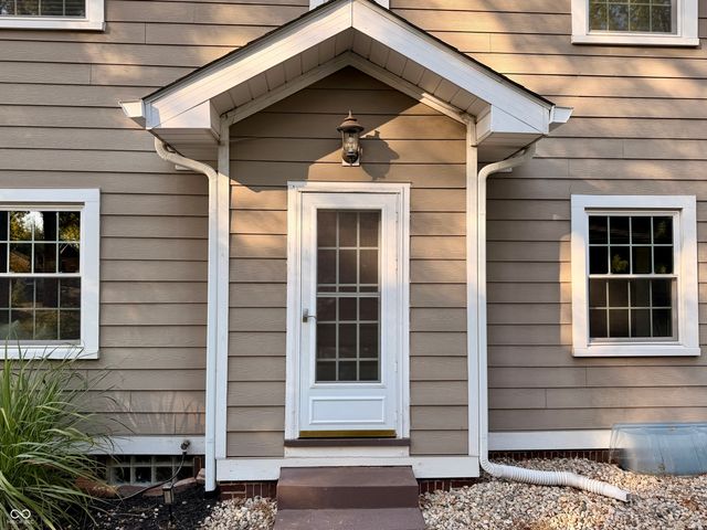 5829 Broadway Street, Indianapolis, IN 46220