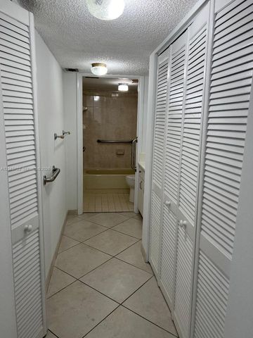 6880 Abbott Ave 508, Miami Beach, FL 33141