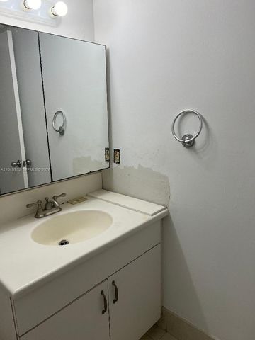 6880 Abbott Ave 508, Miami Beach, FL 33141