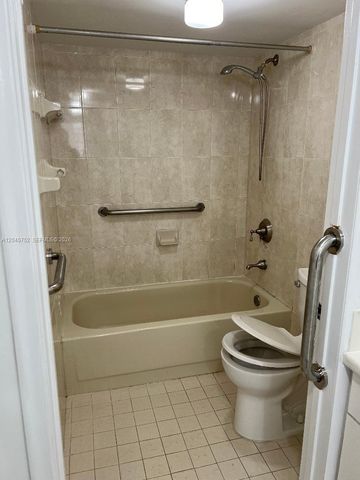 6880 Abbott Ave 508, Miami Beach, FL 33141