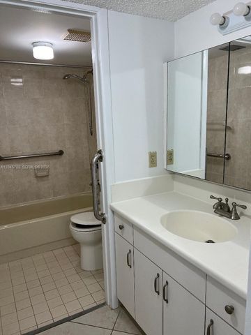 6880 Abbott Ave 508, Miami Beach, FL 33141
