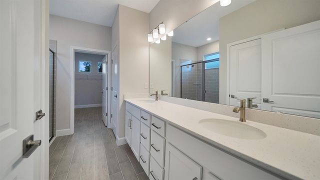 55 Beckner Ln, Palm Coast, FL 32137