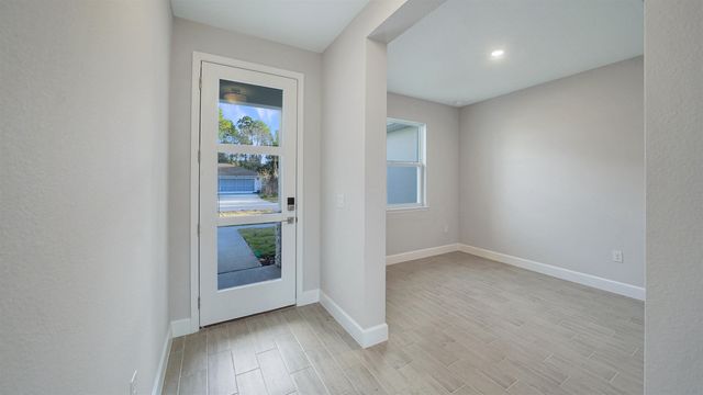 55 Beckner Ln, Palm Coast, FL 32137