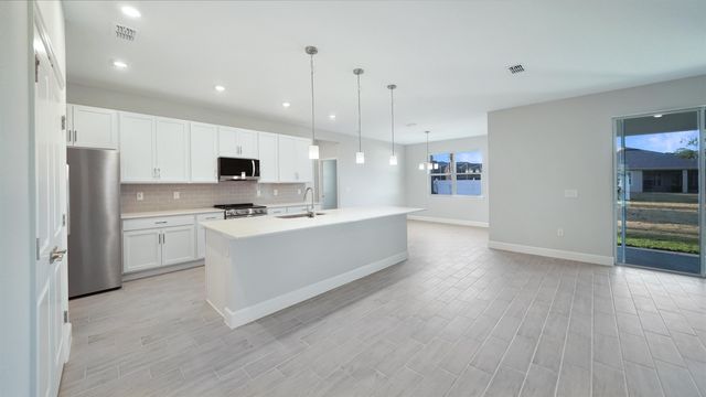 55 Beckner Ln, Palm Coast, FL 32137