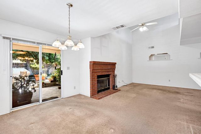 1315 E Loma Linda Avenue, Fresno, CA 93720
