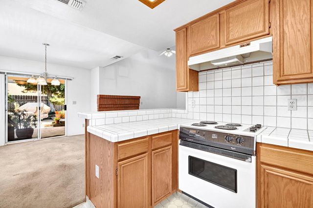 1315 E Loma Linda Avenue, Fresno, CA 93720