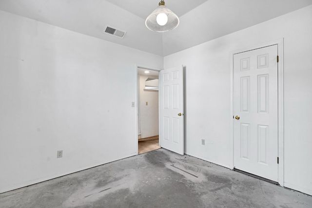 1315 E Loma Linda Avenue, Fresno, CA 93720