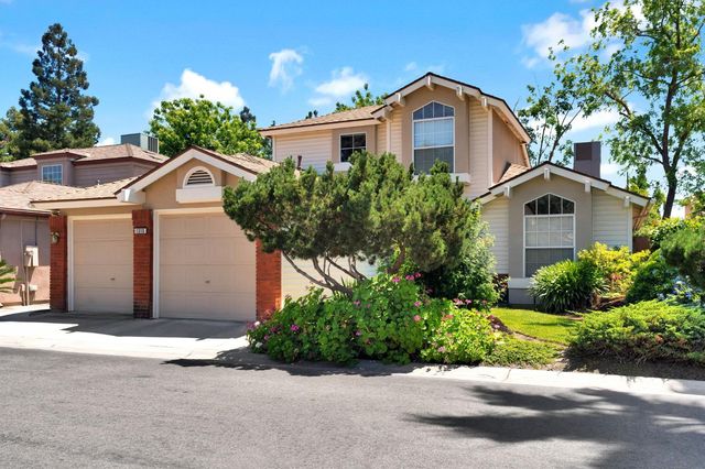 1315 E Loma Linda Avenue, Fresno, CA 93720