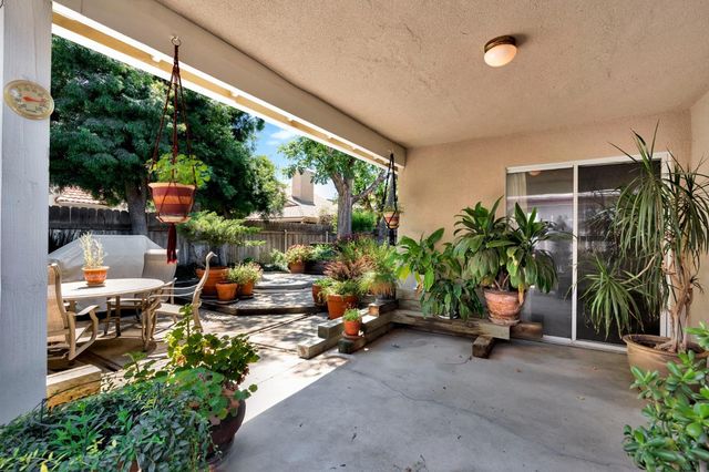 1315 E Loma Linda Avenue, Fresno, CA 93720