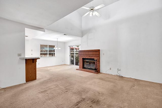 1315 E Loma Linda Avenue, Fresno, CA 93720