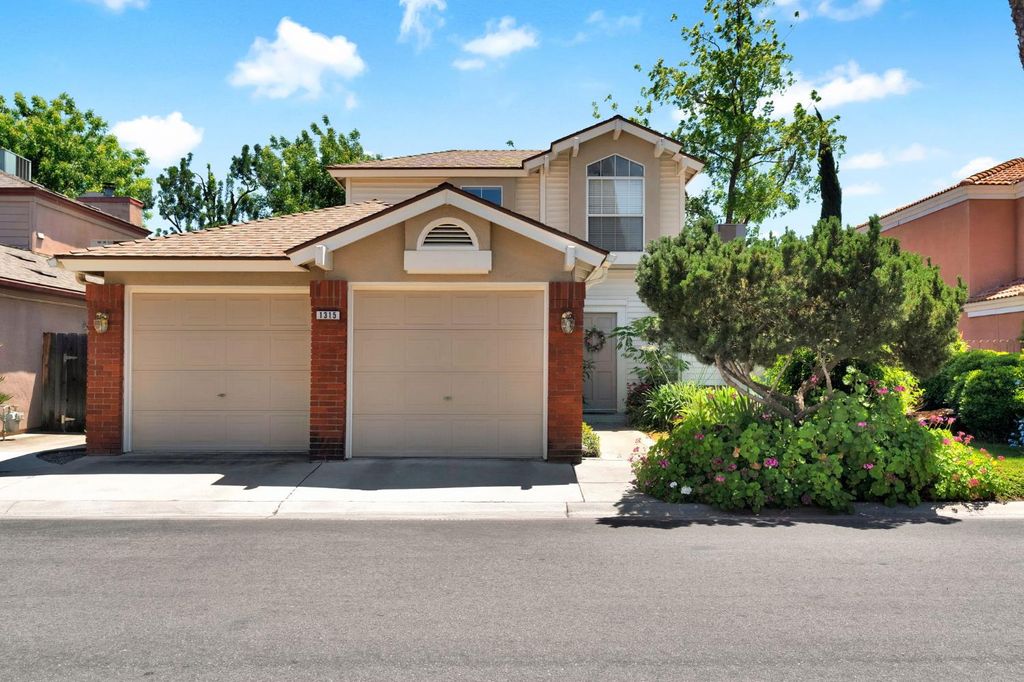 1315 E Loma Linda Avenue, Fresno, CA 93720