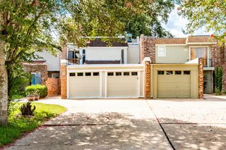 2 Dorado Drive, Friendswood, TX 77546