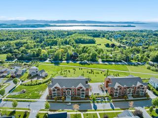 96 Aiken St Apt 304, South Burlington, VT 05403