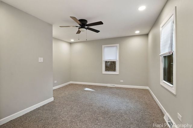 2610 S Thomas Court, Mchenry, IL 60051
