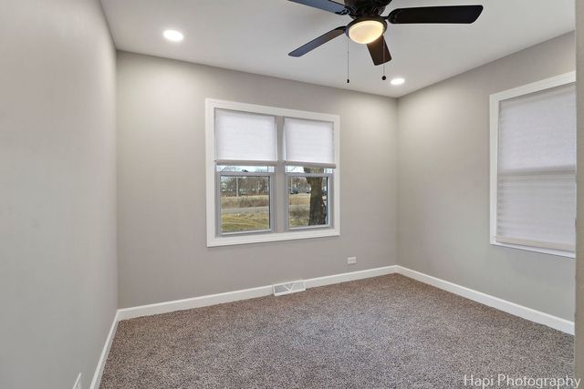 2610 S Thomas Court, Mchenry, IL 60051