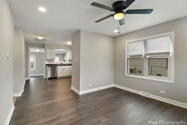 2610 S Thomas Court, Mchenry, IL 60051