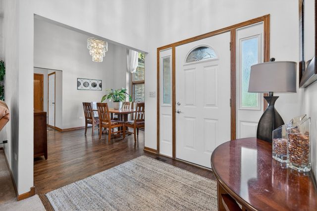 24453 S Blackhawk Drive, Channahon, IL 60410