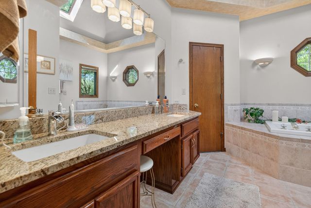 24453 S Blackhawk Drive, Channahon, IL 60410