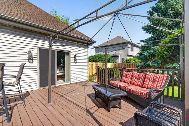 24453 S Blackhawk Drive, Channahon, IL 60410