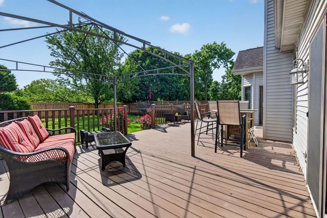 24453 S Blackhawk Drive, Channahon, IL 60410