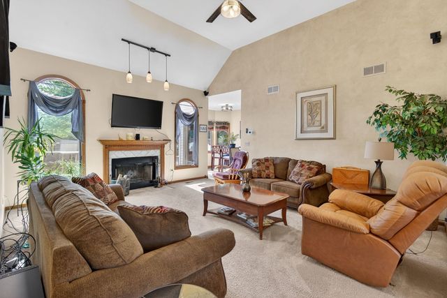 24453 S Blackhawk Drive, Channahon, IL 60410