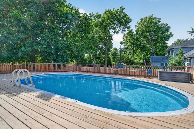 24453 S Blackhawk Drive, Channahon, IL 60410