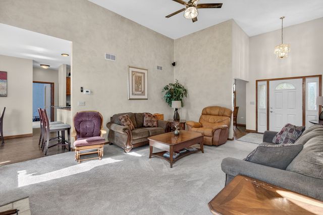 24453 S Blackhawk Drive, Channahon, IL 60410
