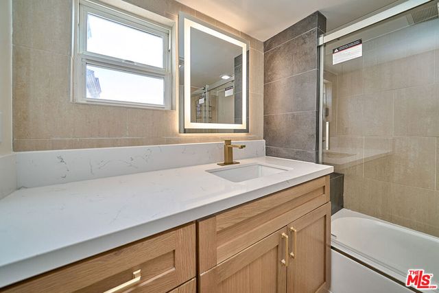 347 S Highland Avenue, Los Angeles, CA 90036