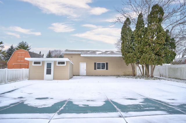310 Burns Street, Essexville, MI 48732