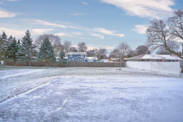 310 Burns Street, Essexville, MI 48732