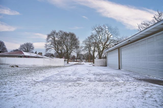 310 Burns Street, Essexville, MI 48732