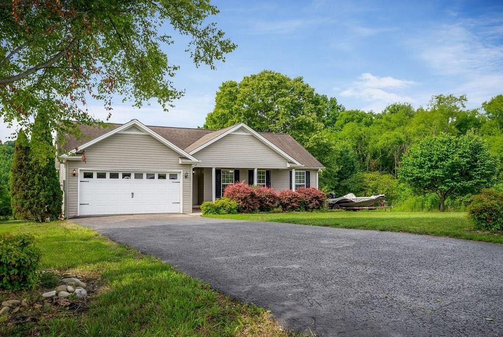 3435 Northwind Dr, Cookeville, TN 38506